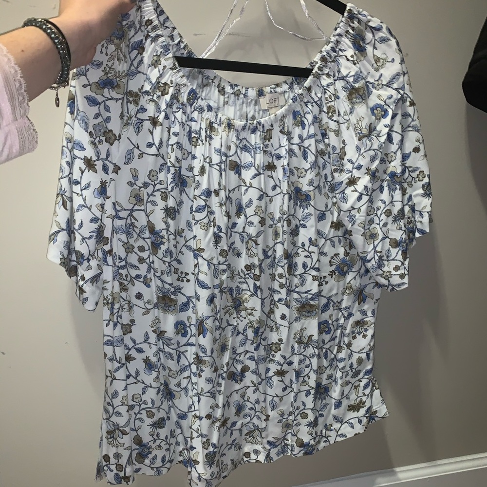 Loft flowy top